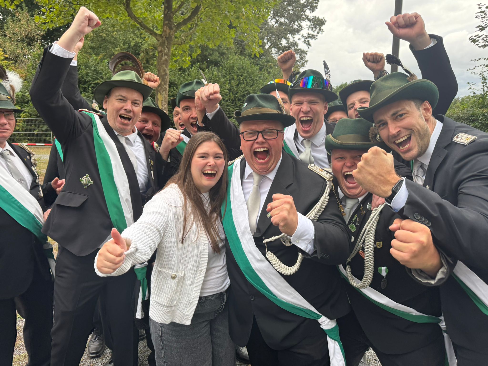 Schützen feiern gemeinsam beim Schützenfest